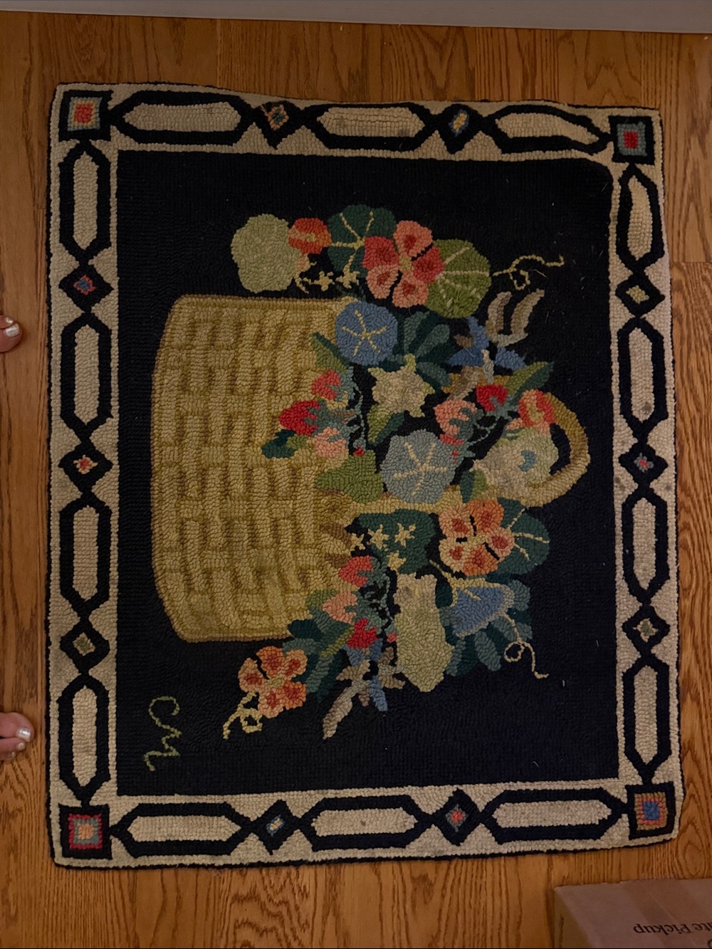 Claire Murray Vintage Floral Basket Hooked Accent Rug in Black and Cream